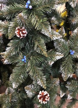Штучна ялинка «різдвяна з шишками і синьою калиною» 2.5 м, високої якості2 фото