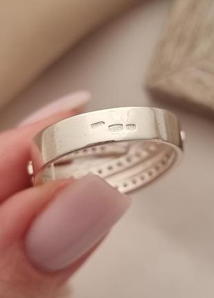 Кольцо серебряное с золотыми напайками и круглыми белыми цирконами8 фото