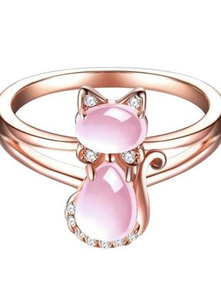 Кольца женское в виде розовой кошки кольцо котик с розовым камнем и белыми фианитами р. 17