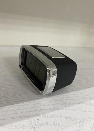 Б/у цифровой будильник с жк-дисплеем grundig черный