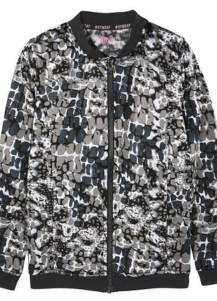 Спортивная кофта crivit германия 8-10 лет