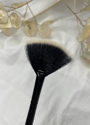 Кисточка №15 для бронзера и хайлайтера
