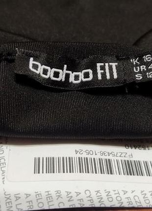 Спортивный бюстгальтер boohoo fit, спортивный черный топ boohoo,бюстгальтер спорт черный на бретелях5 фото