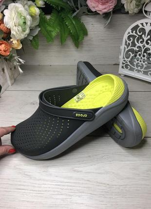 Чоловічі оригінальні крокси з салатовою п'ятою crocs literide graphic clog сабо кроксы crocs literid5 фото