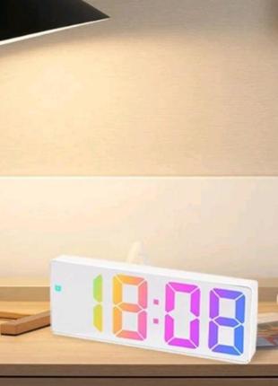 Будильник/часы со светодиодным зеркалом (белый корпус). новые.1 фото