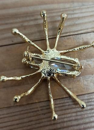 Брошь женская паук под золото с большими красивыми камнями4 фото