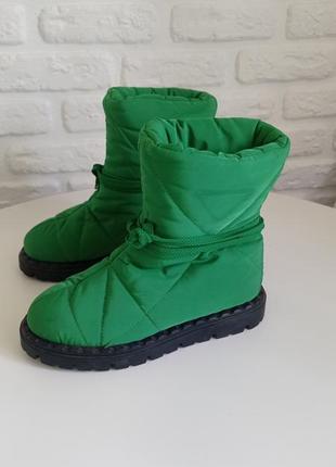 Зеленые зимние ботинки, дутики1 фото
