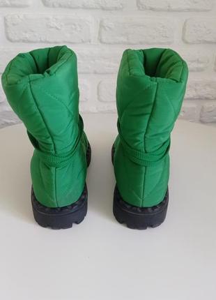 Зеленые зимние ботинки, дутики4 фото