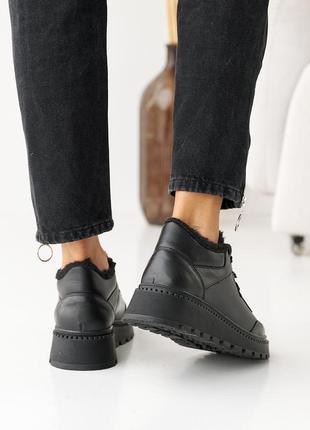 Стильні якісні чорні жіночі зимові кросівки черевики на масивній підошві шкіряні/натуральна шкіра5 фото