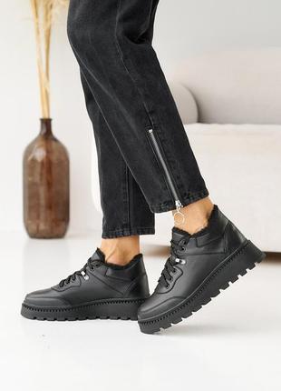 Стильні якісні чорні жіночі зимові кросівки черевики на масивній підошві шкіряні/натуральна шкіра2 фото