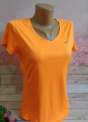 Женская спортивная футболка nike dri fit