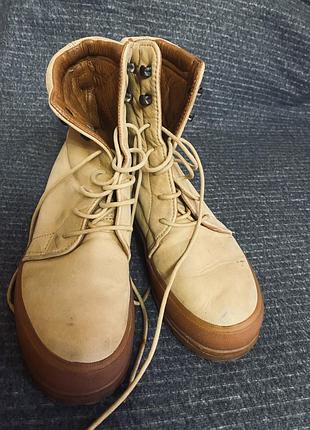 Кожаные ботинки