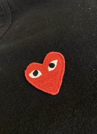 Черная футболка оригинал comme des garcons play, базовая черная оверсайз унисекс с сердечком ориг3 фото