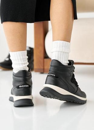 Стильные черные качественные женские зимние кроссовки-ботинки кожаные/натуральная кожа и шерсть на зиму10 фото