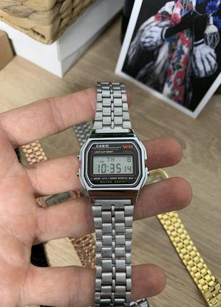 Casio a159w / серебряные с черным циферблатом / наручные часы