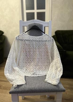 Мереживна блузка укорочена