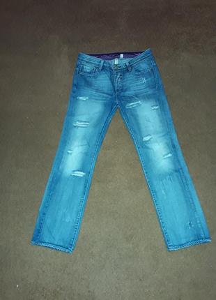Джинсы.