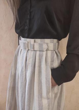 Теплая юбка-миди в полоску с поясом ремешком и карманами4 фото