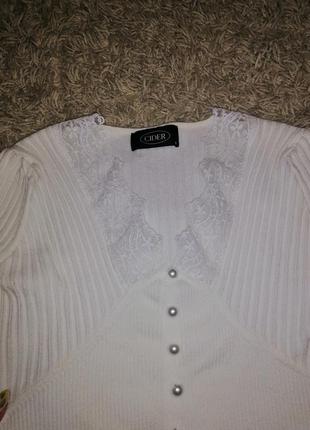 Молочна кофтинка - блуза з мереживними манжетами6 фото