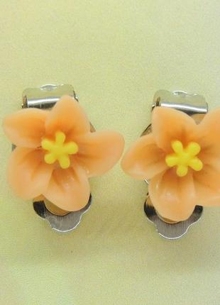 Сережки кліпси дитячі для вух без пробивання квітка помаранчевий  жасмин