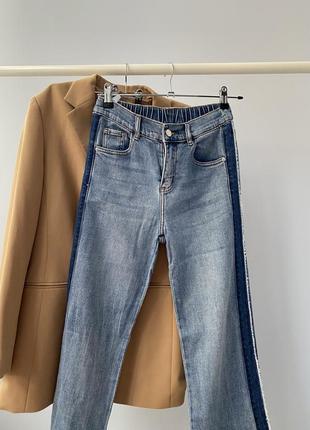 Актуальные комбинированные джинсы6 фото