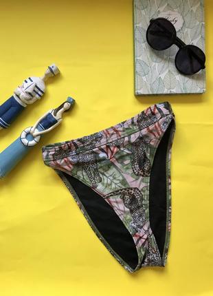 Дуже красиві купальні плавки