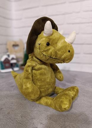 Мягкая игрушка динозавр jellycat triceratops

трицератопс