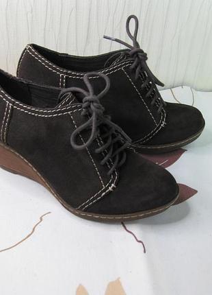 Черевики clarks,р.37-38 устілка 24,5см шкіра