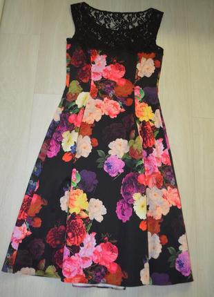 Красивое платье с цветочным принтом и кружевным верхом2 фото