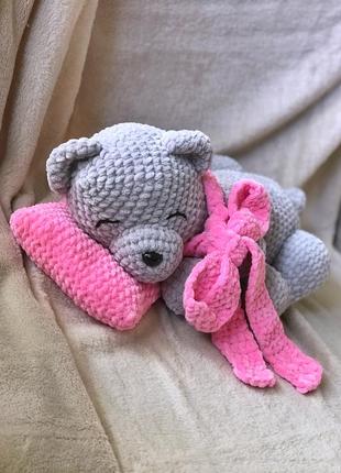 Ведмедик сплячий плюшевий мишка амігурумі ручна робота
