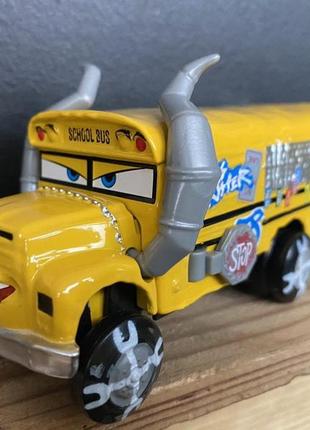 Автобус із мультфільму тачки 3 resteq. автобус міс кріхта. іграшка miss fritter вантажівка з мультфільму cars 32 фото