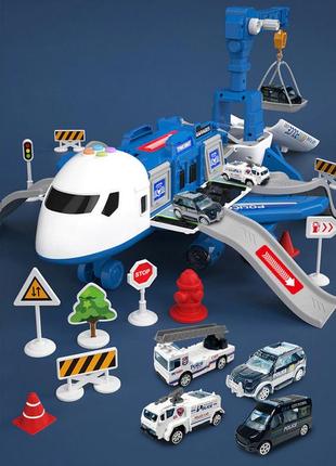 Іграшковий літак поліції зі звуковими і світловими ефектами, машинками і аксесуарами. інтерактивна модель поліцейської бази-літака7 фото