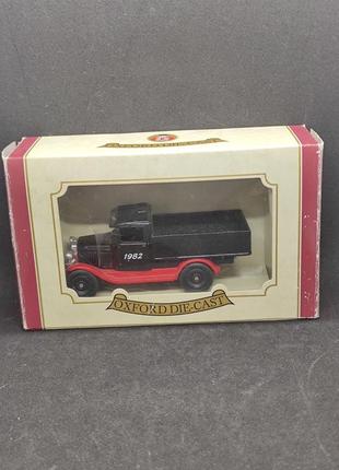 Oxford diecast вантажівка 1982 рік англія велика британія форд коробочка вінтаж