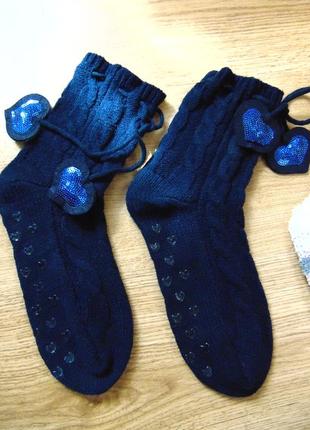 Домашні теплі шкарпетки з сердечками