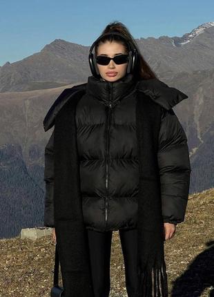 Куртка жіноча оверсайз однотонна тепла з капішоном на блискавці з кишенями якісна стильна трендова чорна коричнева