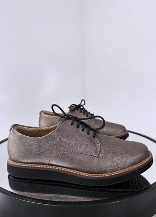 Чудові акуратні туфелі clarks