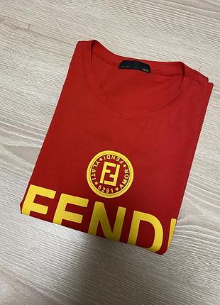 Футболочка fendi красная