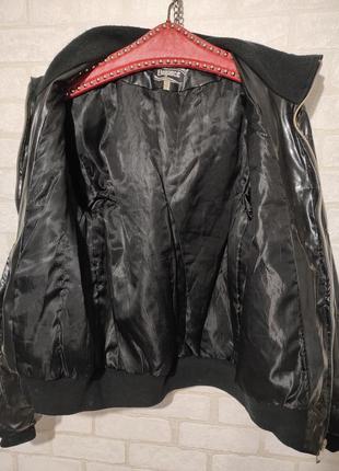 Стильная, демисезонная, лаковая, стёганая куртка8 фото