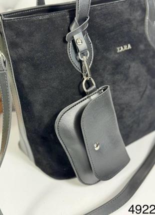 Стильная вместительная женская сумка черного цвета из натуральная замши и экокожи8 фото