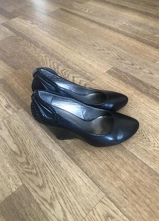 Туфли на танкетке размер 35 стелька 23 см