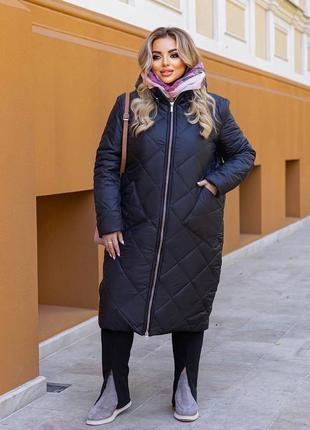 Женская длинная стеганная куртка цвета
