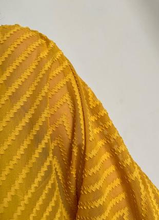 Гірчична сукня міді із фактурної тканини10 фото
