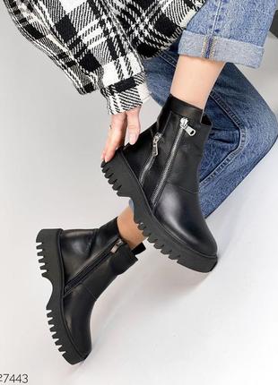 Женские зимние черные ботинки с молниями натуральная кожа10 фото