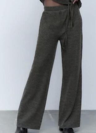 Стильные теплые брюки zara