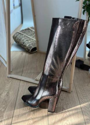 Сапоги кожаные коричневые с острым носком на каблуке 9см, демисезонные, зимние8 фото