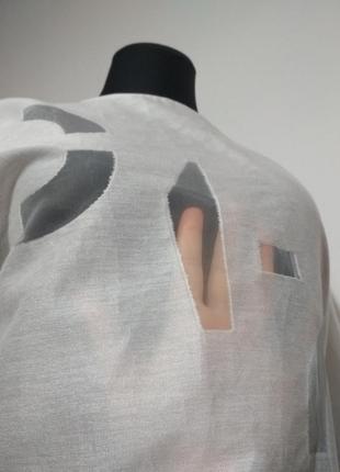 Фирменная стильная белая базовая блузка с прозрачными вставками8 фото