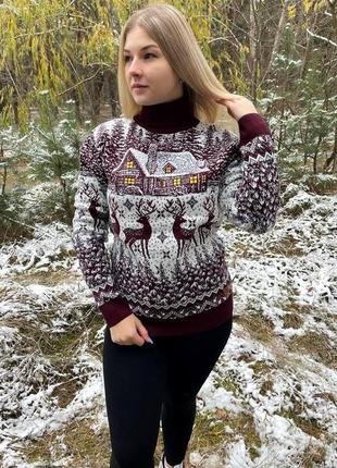 Жіночий новорічний светр з оленями та доміком з горлом2 фото