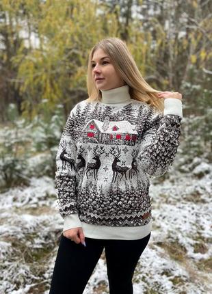Жіночий новорічний светр з оленями та доміком з горлом3 фото