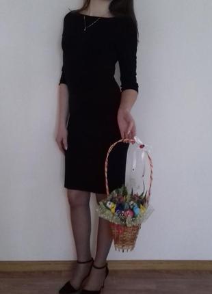 Класична чорна сукня