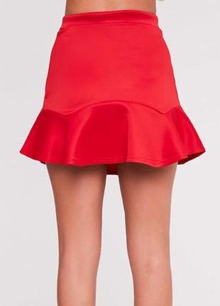 Ярко-красная юбка с оборкой prettylittlething2 фото